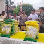 Polres Musi Rawas Dibantu Polsek Megang Sakti Bersama Bulog Gelar Gerakan Pangan Murah