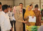Wakil Bupati Lahat Widia Ningsih Lakukan Sidak Pasar dan Distributor Barang