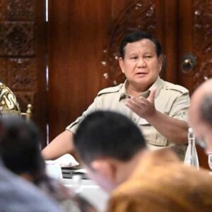 Presiden Prabowo Pimpin Pertemuan Bahas Isu Strategis Sektor Keuangan