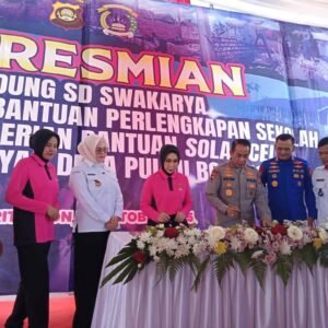 Wabup Banyuasin Netta Indian Bersama Kapolda Sumsel Resmikan Gedung SD Swakarya Desa Pulau Borang