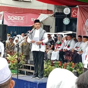Bupati Lahat Bursah Zarnubi Pimpin Apel Peringatan Hari Santri ke-X tahun 2025