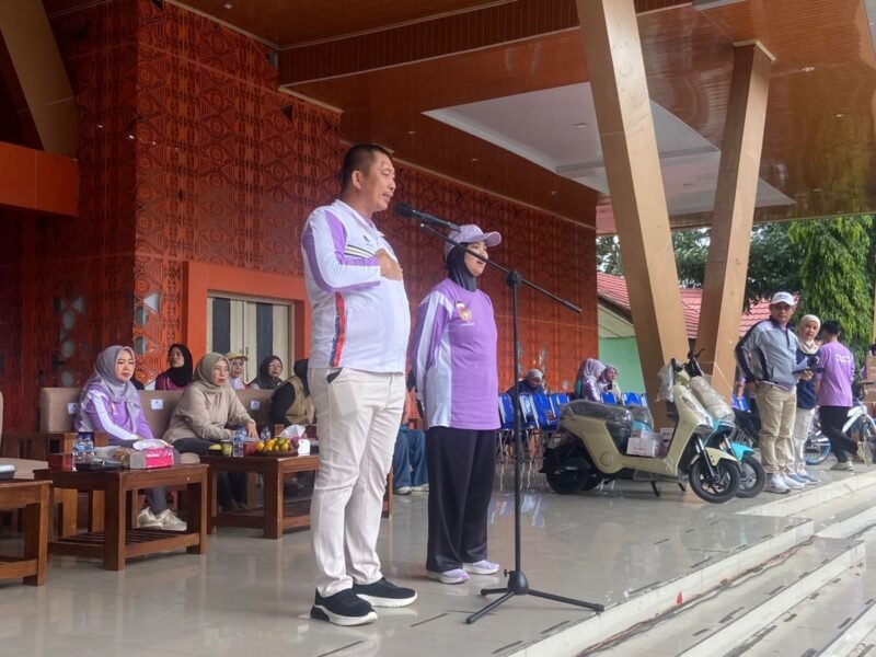 Kapolsek Pagar Alam Utara Bersama Wali kota Pagar Alam Jalan Santai HUT PGRI Ke-80 Dan HGN