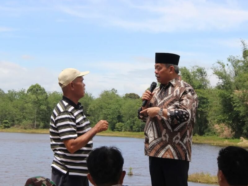 Bupati Lahat Bursah Zarnubi Meninjau Tebat Besak Desa Kota Raya Lama