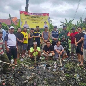 Sinergi, Pemerintah, Aparat TNI-POLRI, dan Warga Wirakarya RT 01 RW 01 Tanah Mas Indah Perkuat Ketahanan Lingkungan melalui Gotong Royong