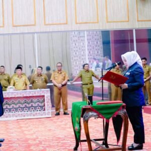 Bupati Hj. Ratna Machmud Lantik 8 Pejabat Eselon II di Lingkungan Pemkab Musi Rawas