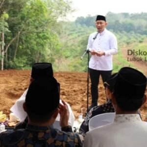 Peletakan Batu Pertama Pembangunan Masjid Amalul Ummah MAN 1 di Lubuk Linggau Oleh Wali kota Lubuk linggau