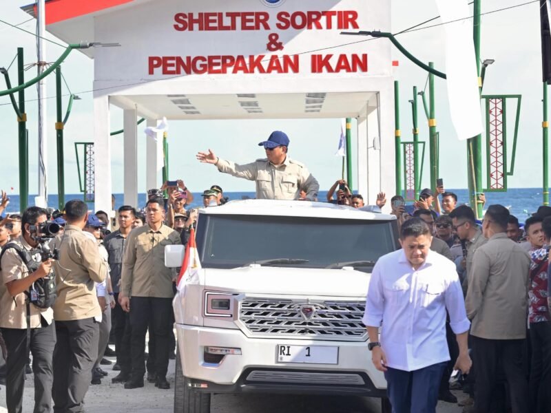 Presiden Prabowo Tinjau Shelter Sortir dan Pengepakan Ikan Kampung Nelayan Merah Putih di Gorontalo