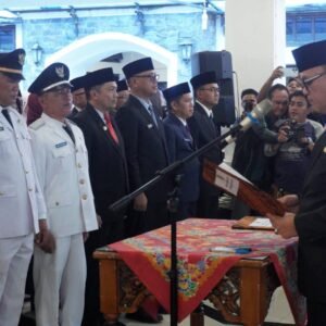 Sebanyak 56 Pejabat Dilingkungan Pemkab Empat Lawang Dilantik Bupati Dr. Joncik Muhammad