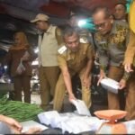 Wakil Bupati H. Suprayitno Monitoring Harga dan stok Pangan Pokok Menjelang Hari Raya Idul Adha