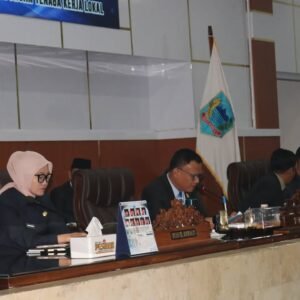 Rapat Paripurna ke-8 DPRD Lahat Bahas Raperda Penyelenggaraan Ketenagakerjaan, Pemberdayaan, dan Perlindungan Tenaga Kerja Lokal