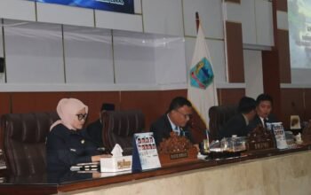 Rapat Paripurna ke-8 DPRD Lahat Bahas Raperda Penyelenggaraan Ketenagakerjaan, Pemberdayaan, dan Perlindungan Tenaga Kerja Lokal