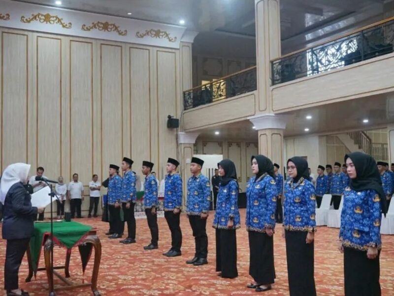 Bupati Musi Rawas Hj Ratna Machmud Melantik 192 CPNS Menjadi PNS