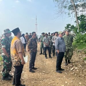 Bupati Bursah Zarnubi Tinjau Pengembangan Sektor Pertanian dan Perikanan Didampingi Kadis PUPR