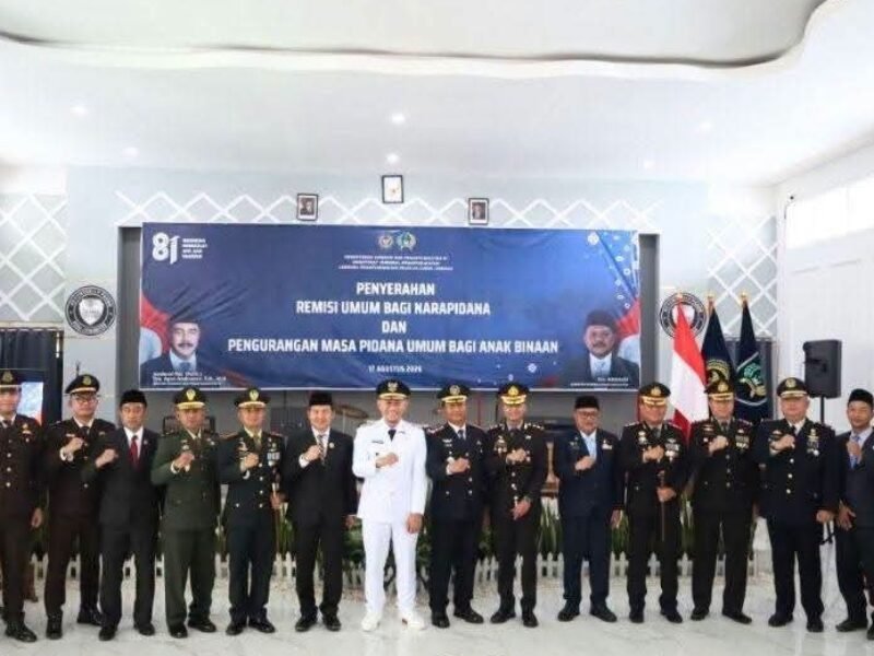 Wali Kota Lubuk Linggau Serahkan Remisi HUT ke-81 RI
