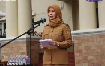 Wakil Wali Kota Pagar Alam Hj. Bertha Pimpinan Apel Peringatan Haornas
