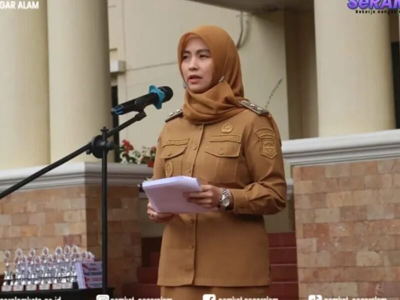 Wakil Wali Kota Pagar Alam Hj. Bertha Pimpinan Apel Peringatan Haornas