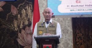 Wali Kota Lubuk linggau Sosialisasi Pengelolaan LB3 Bagi Pelaku Usaha Penghasil LB3